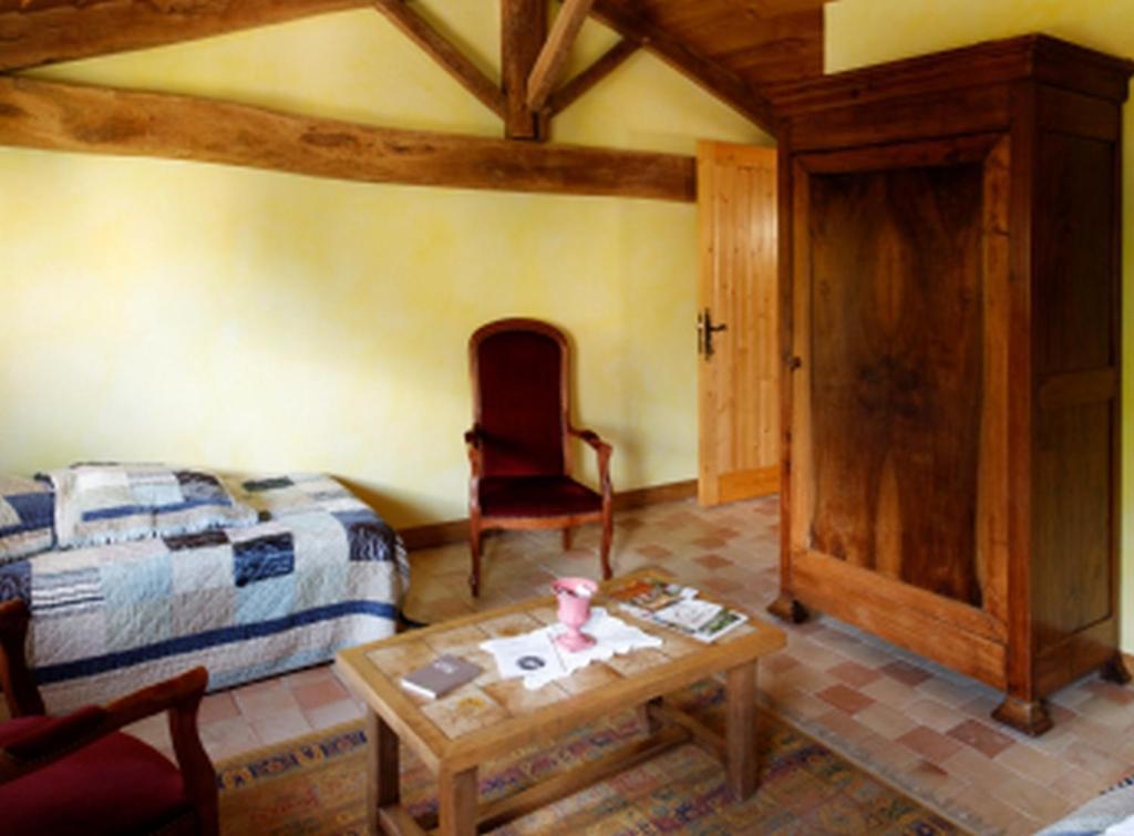 Chambres D'Hotes Chez Josette Et Didier Germond-Rouvre Room photo